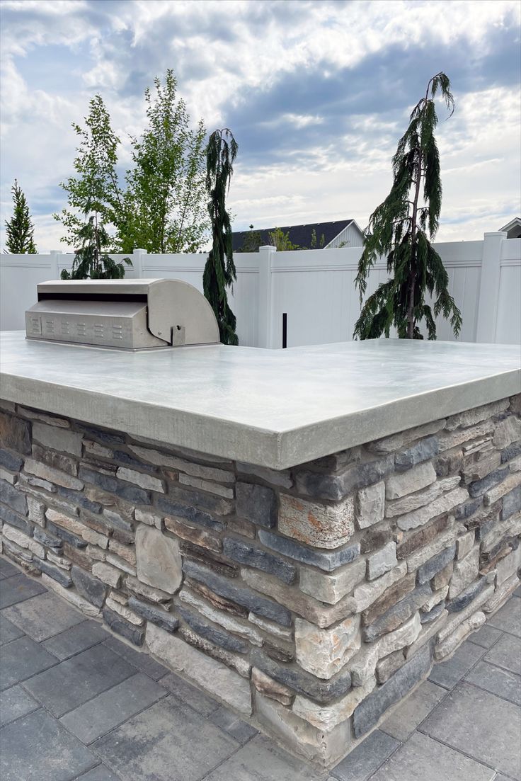 Concrete countertop color and finish options